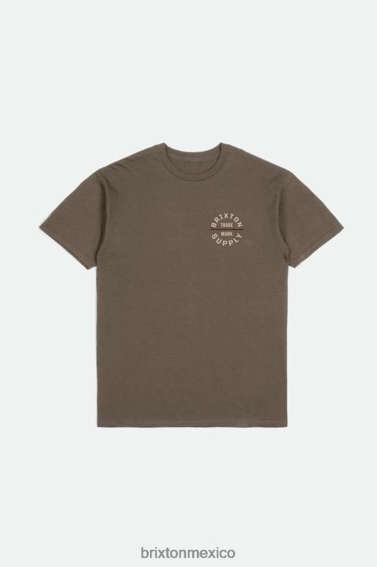 Brixton vestir tierra oscura/gorra blanca/baya de la isla hombres juramento v s/s camiseta estándar DV42H30