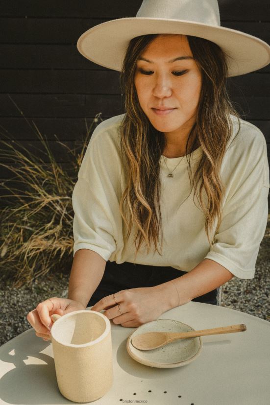 Brixton x O-M accesorios beige unisexo taza de cerámica hecha a mano DV42H368